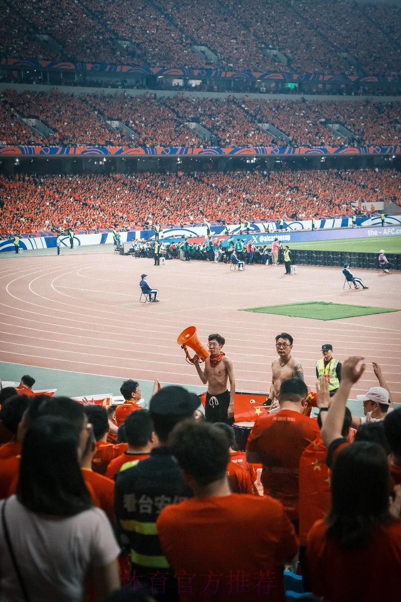 世预赛-国足0-0平伊朗 热血球迷助阵沈阳主场 世预赛-国足0-0平伊朗 热血球迷助阵沈阳主场